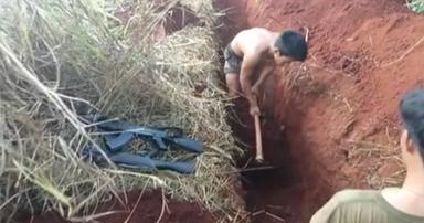 Veriflied : “Red Wa” Soldiers Defending Against Thai Troops