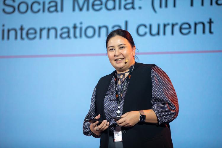 ข่าวป่วน โลกวุ่น : จากไวรัล “ฮิปโปหมูเด้งเคารพธงชาติ” สู่การใช้สัญชาตญาณของสื่อ